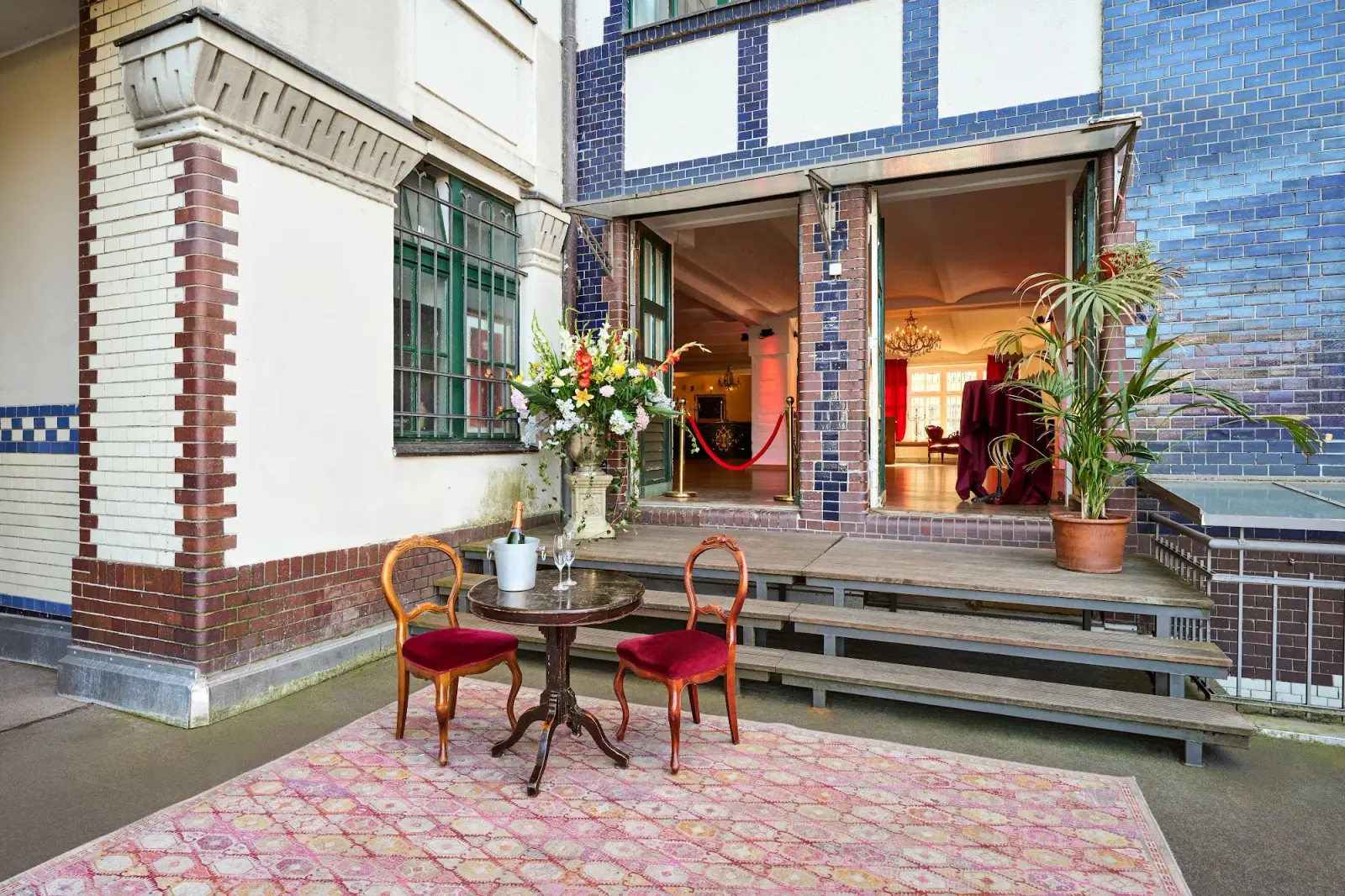 Elegant courtyard entrance with ornate tilework at Tangoloft Berlin