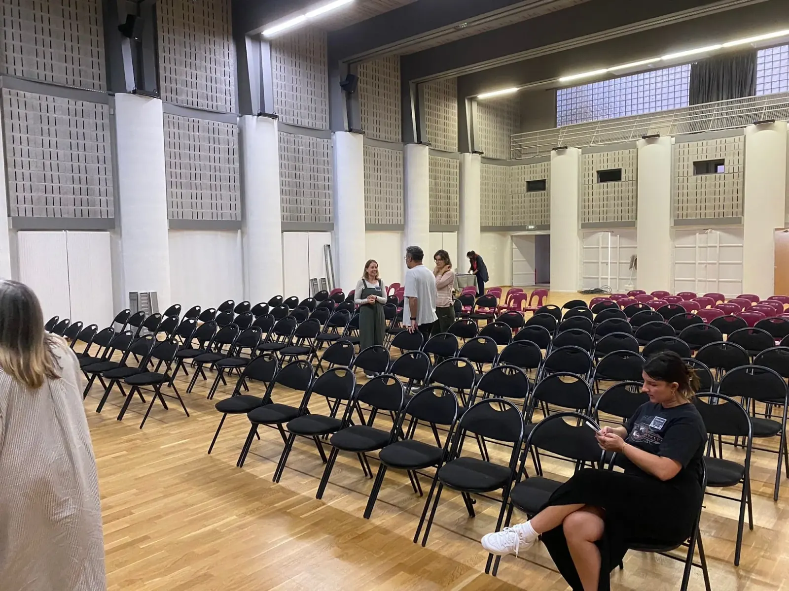 Paris Épicentre main hall with wood floor and event seating
