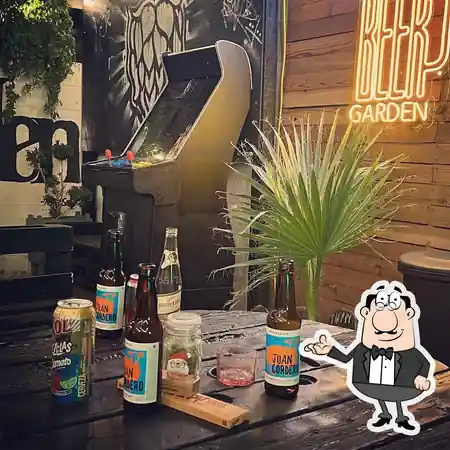 Beer Garden, Plaza Juárez, Mexicali: Latin dance venue