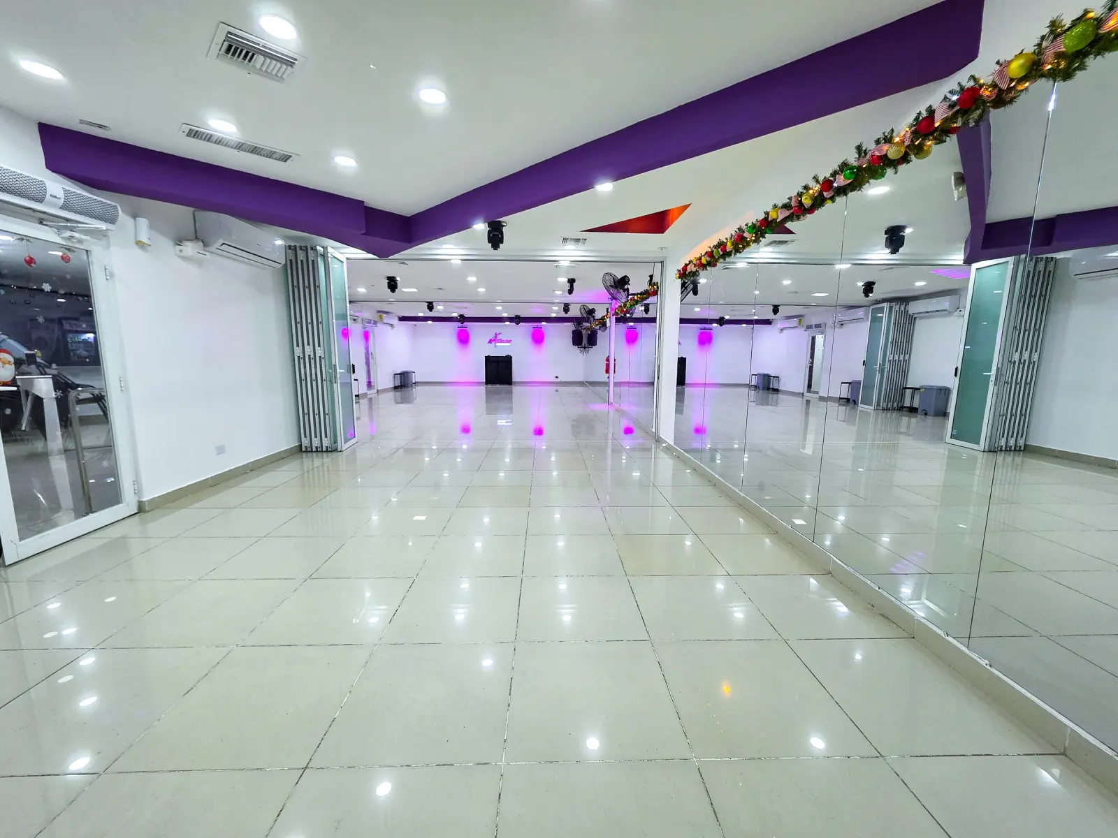 Azúcar Dance Center, dance venue