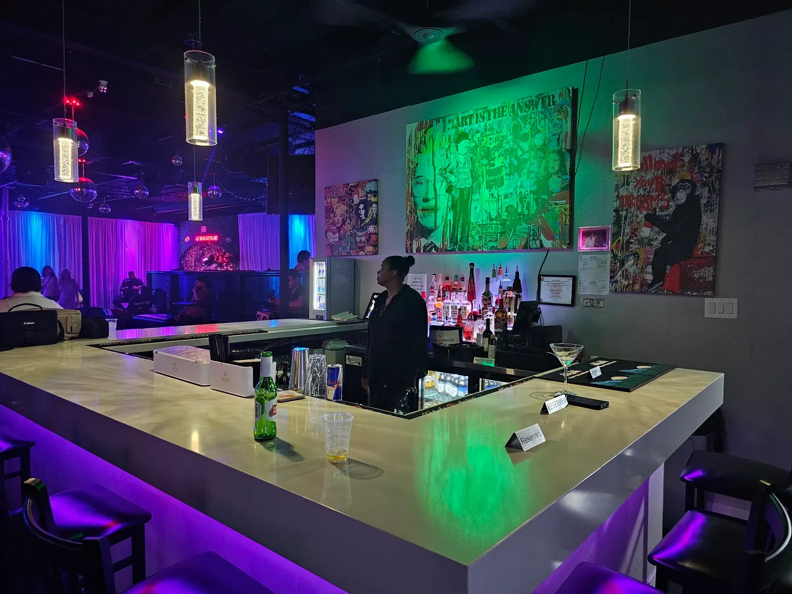 Cosmo's Nightclub & Lounge, dance venue
