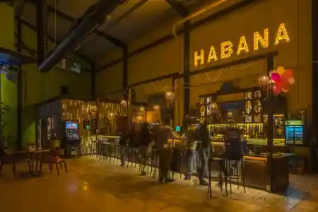 Pool Habana 8, Málaga: Latin dance venue