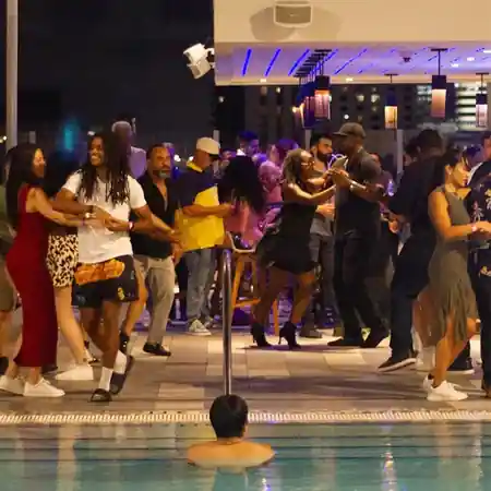 The Easton Rooftop Pool & Lounge, Miami: Latin dance venue