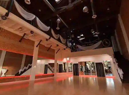 Dance Street Studio, Los Angeles: Latin dance venue