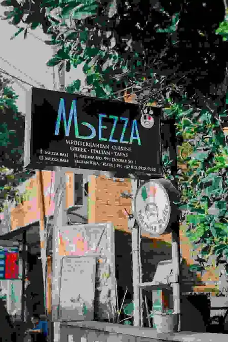 Mezza Mediterranean Cuisine (in Warung Italia), Bali: Latin dance venue