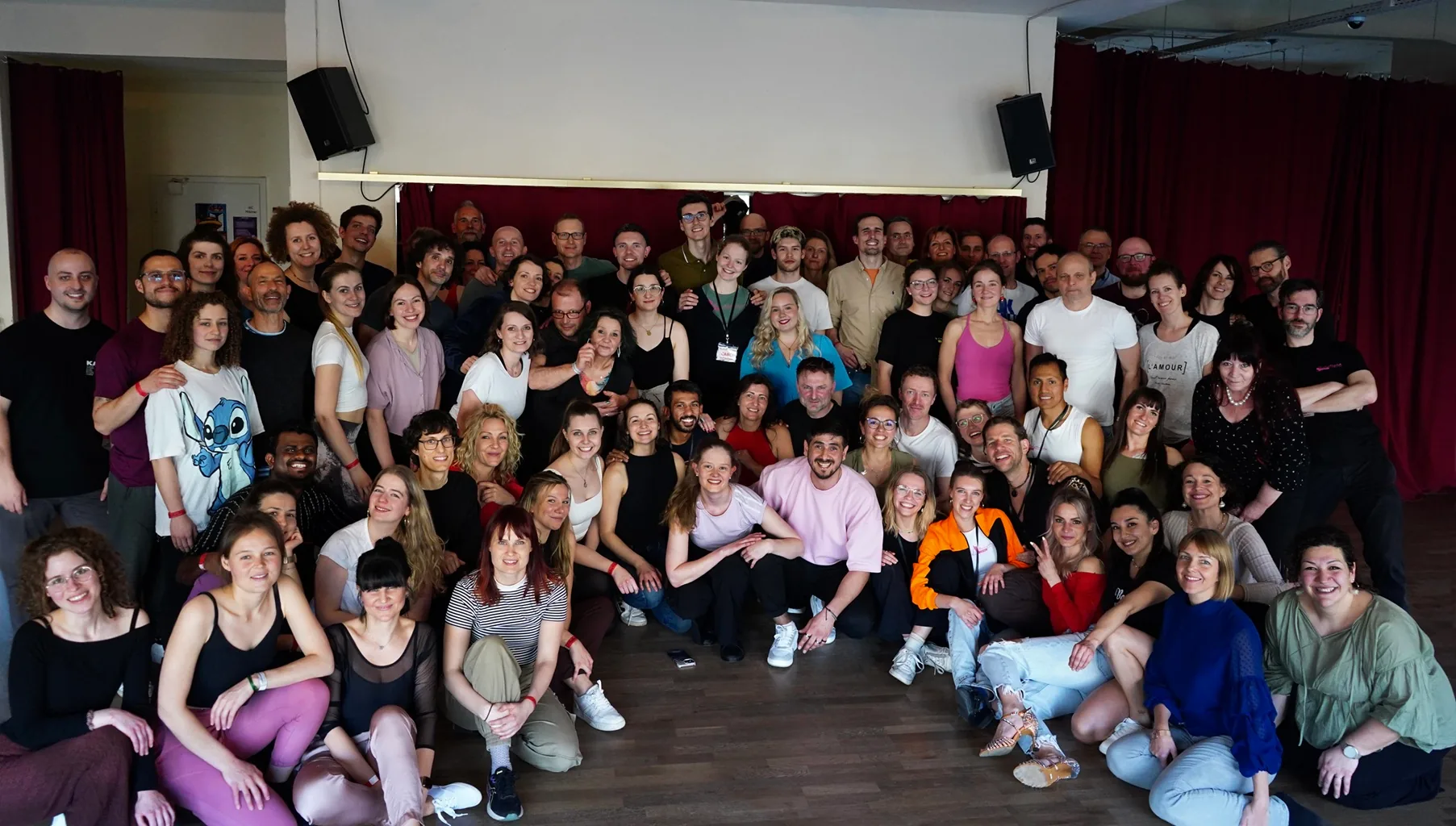 Dance community group photo at Baileo Tanzstudio Leipzig