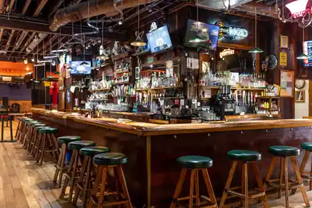 Vinnie's Bar & Grill, Concord: Latin dance venue