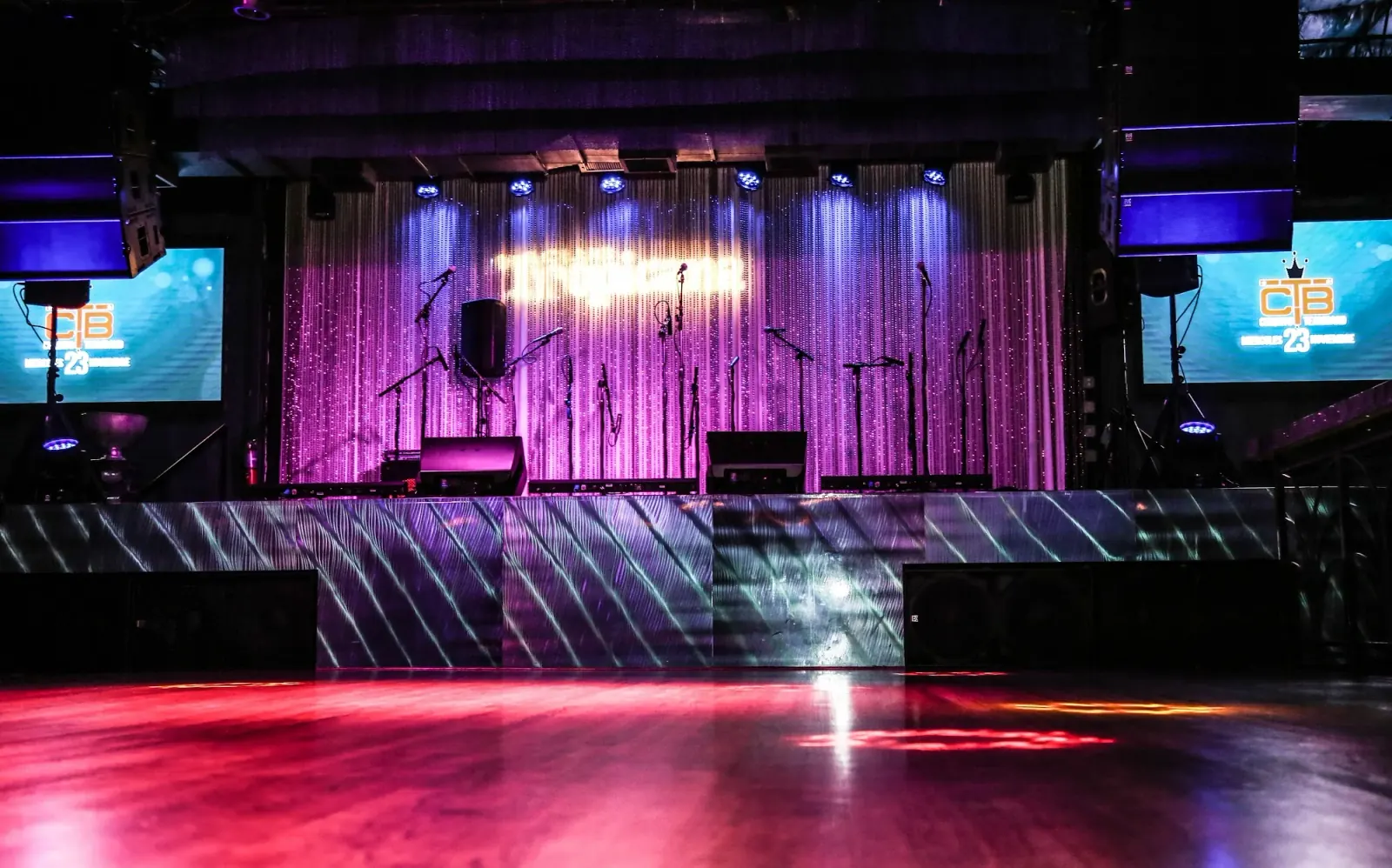 Club Tropicana, dance venue