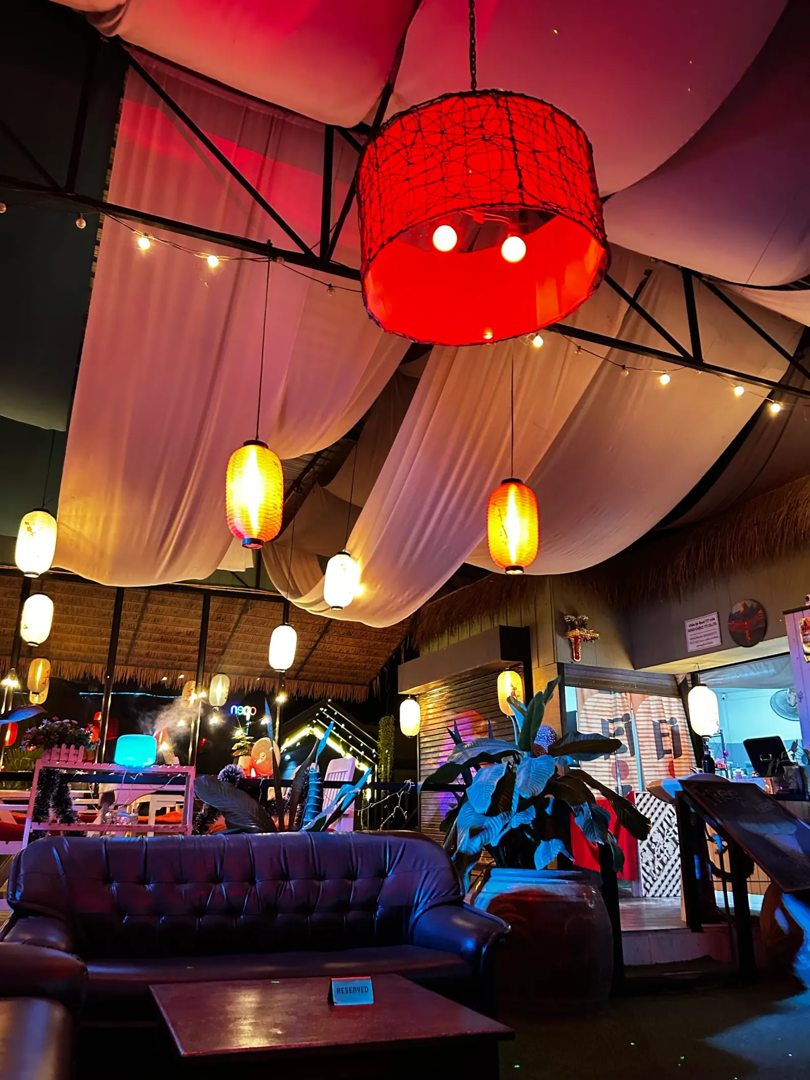 Sushi Love, dance venue in Koh Phangan