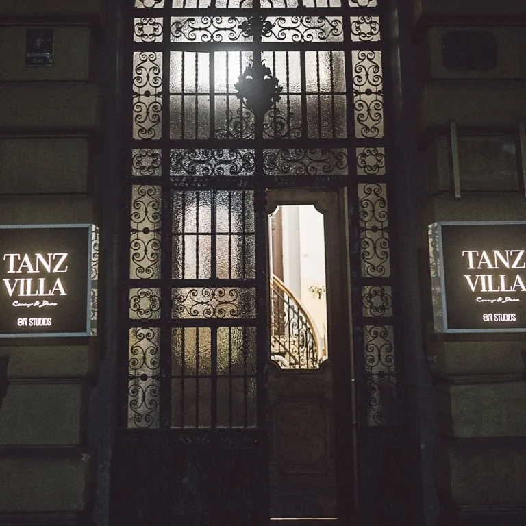 Tanz Villa entrance of Tanzschule Conny and Dado, Graz