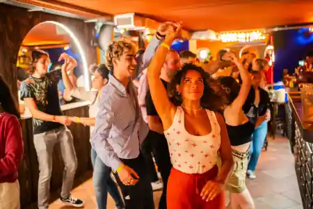 Au Toucan Fringant, Bordeaux: Latin dance venue