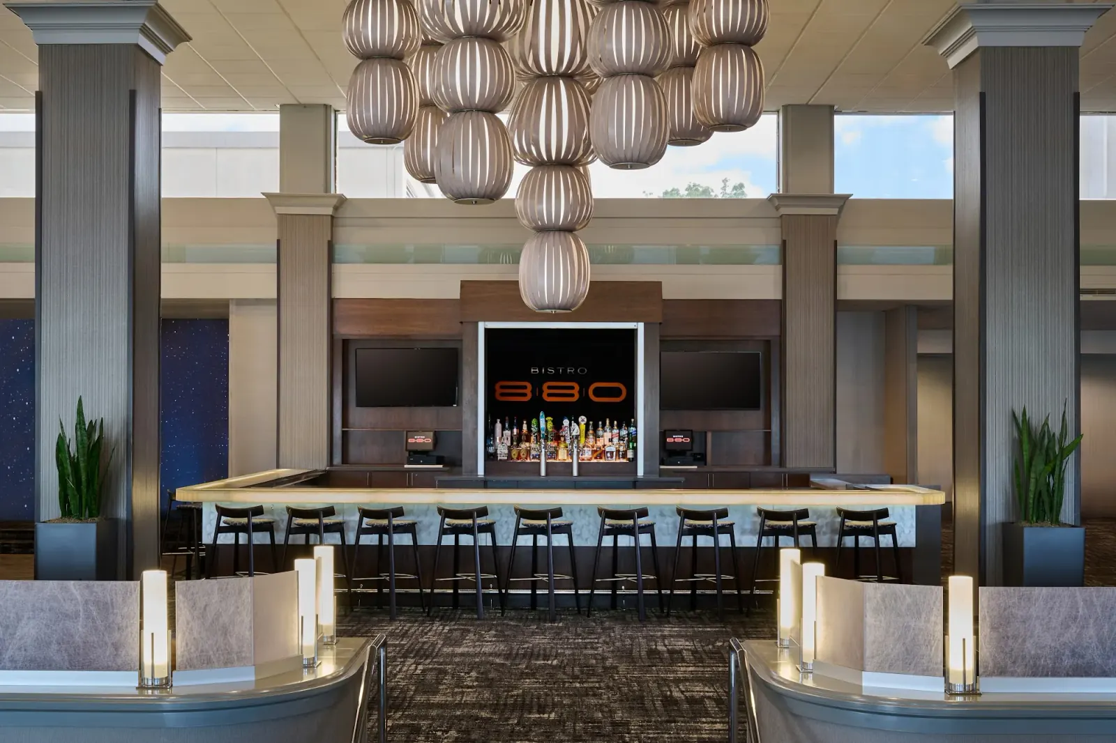 Bistro 880 & Bar, dance venue