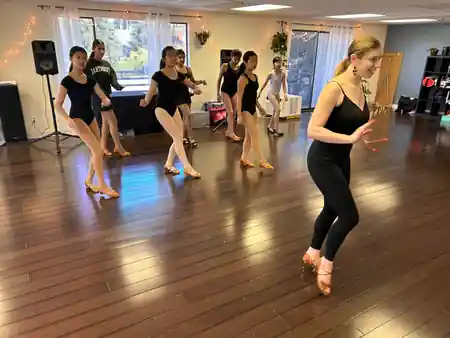 Bravo Dance School, Seattle: Latin dance venue