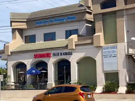 Schooner Bar & Grill, Los Angeles: Latin dance venue