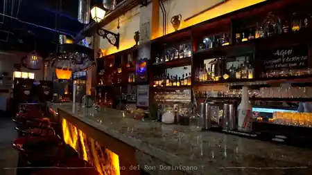 Bar & Museo del Ron Dominicano, Santo Domingo: Latin dance venue