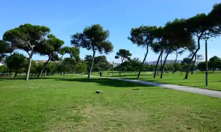 Parque Urbano da Costa da Caparica, Lisbon: Latin dance venue