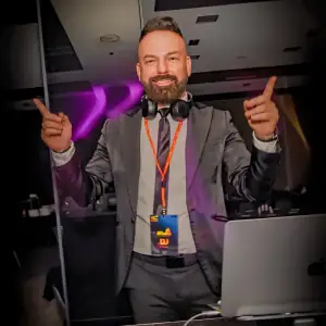 DJ GENIE ,  instructor