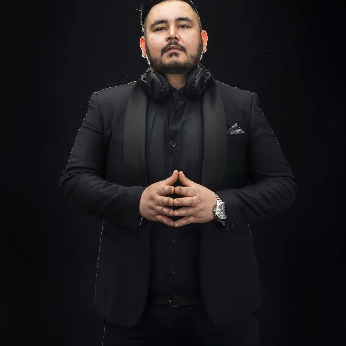 DJ King, Bachata dance instructor from Stockholm