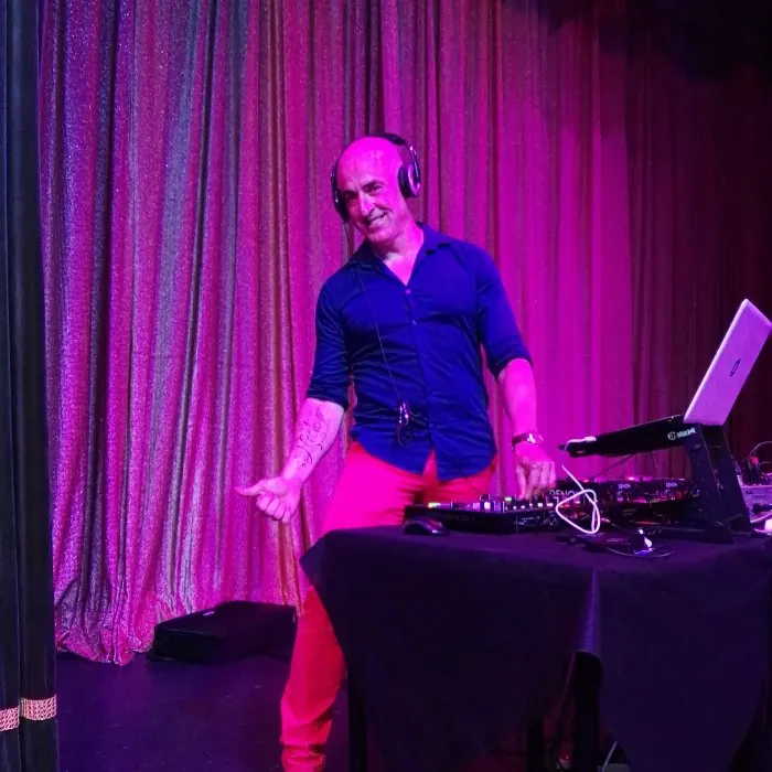 DJ Manu, Salsa dance instructor from Munich