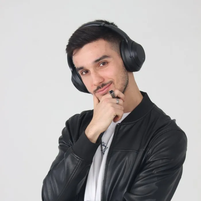 DJ Summat, Bachata dance instructor from Geneva