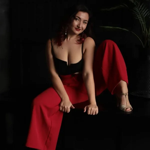Eliza Kariieva, Bachata dance instructor