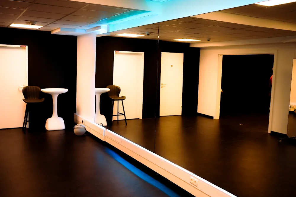 Lento Dance studio