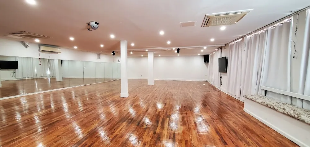 Balmir Latin Dance Studio studio