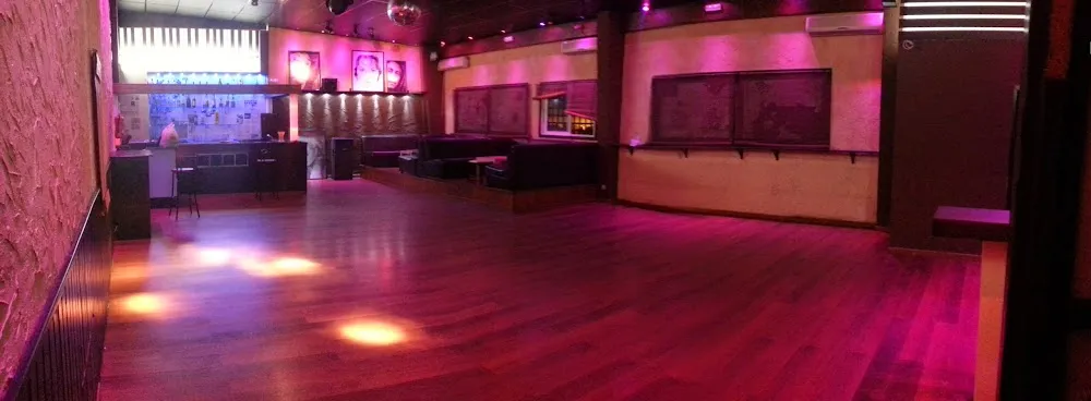 Academia Bailamos studio