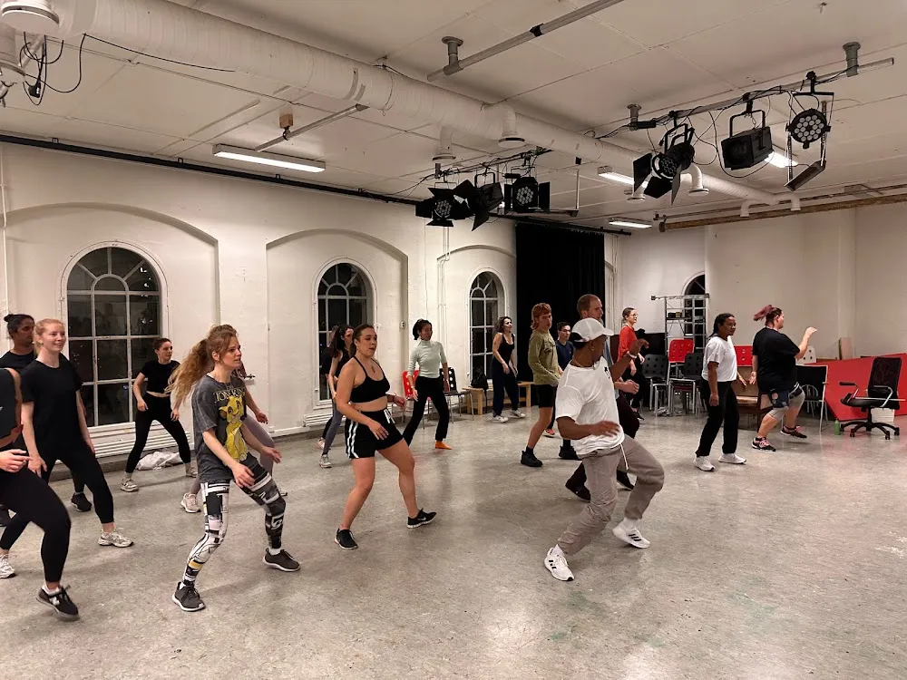 RHYTHM Latin Dance Studio studio